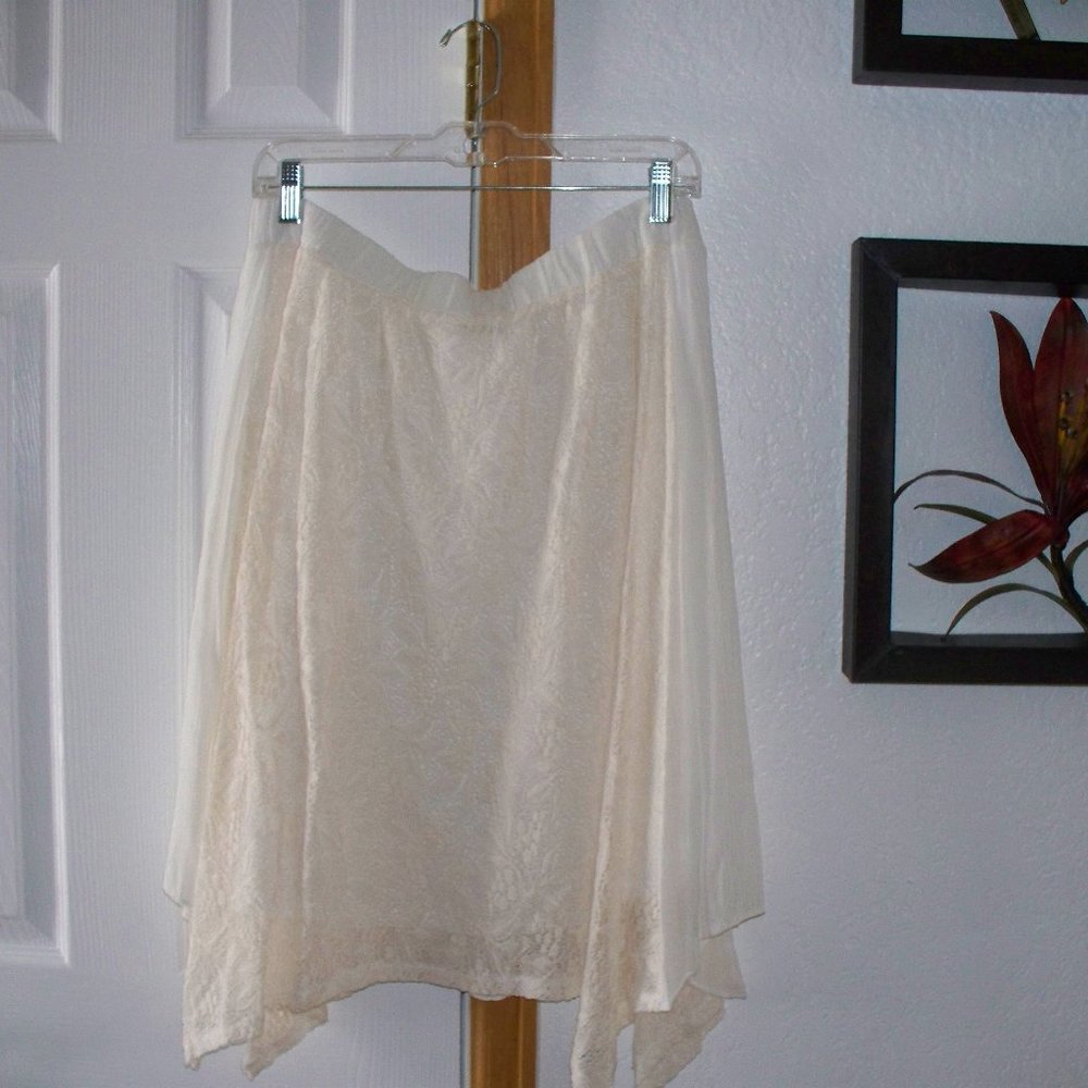 Ivory Skirt - Picture 3 of 4